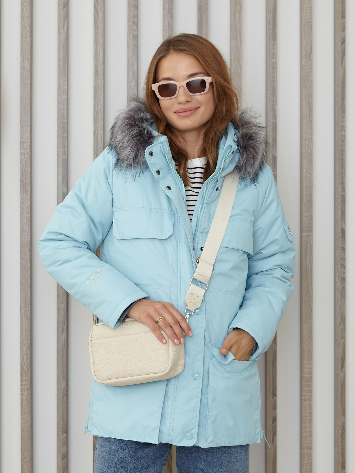 Куртка зимняя женская с опушкой из искусственного меха TRF12-256