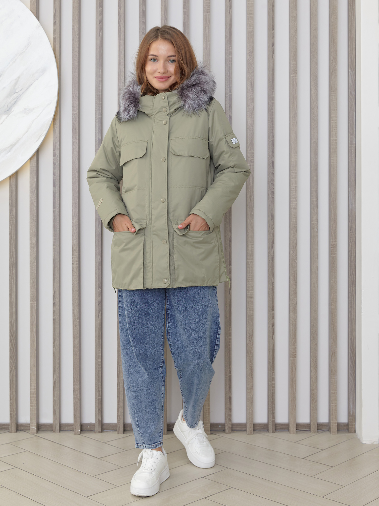 Куртка зимняя женская с опушкой из искусственного меха TRF12-256