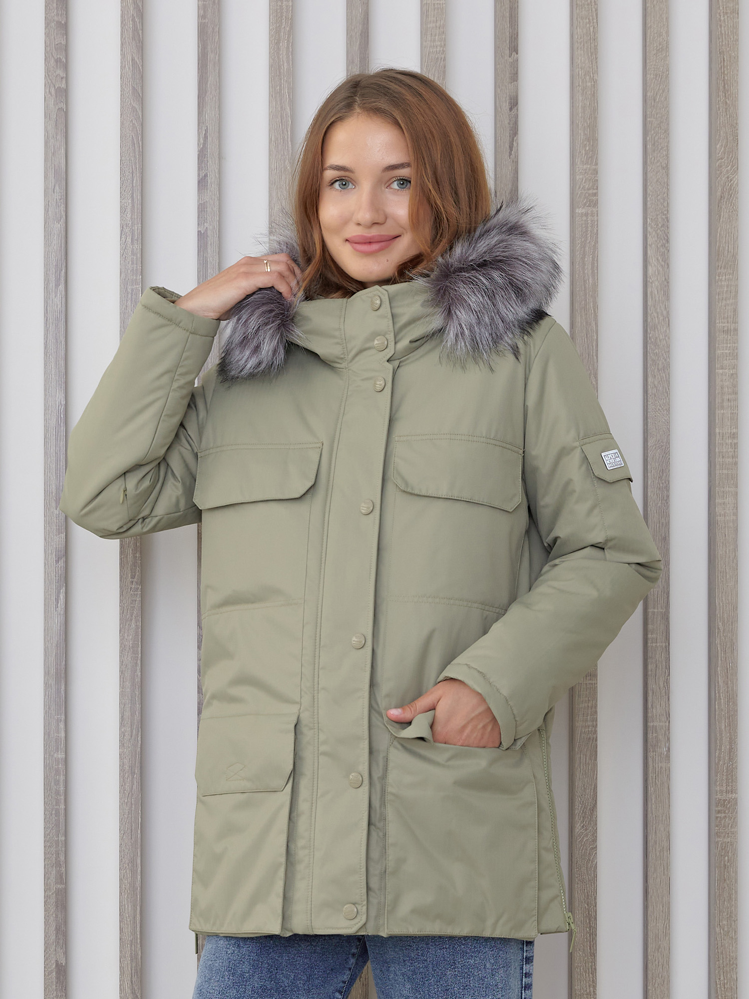 Куртка зимняя женская с опушкой из искусственного меха TRF12-256